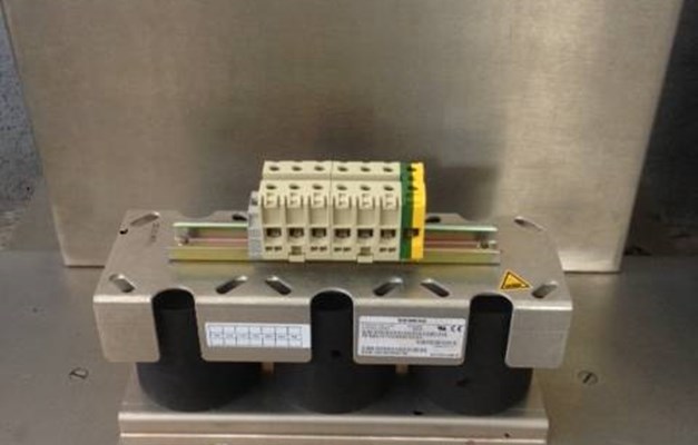 TRASFORMATORE SIEMENS TIPO 6SN1111-OAAOO-OCA1 - NUOVO